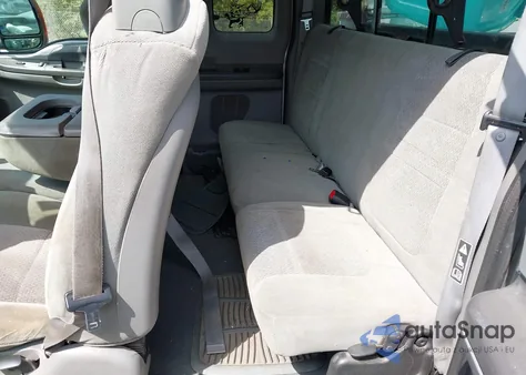 2003 Ford F-250 Lariat/Xl/Xlt from USA, damaged, VIN 1FTNX21P33ED52182